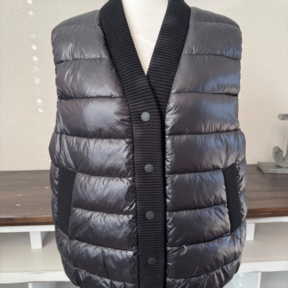 Varley Colwyn Quilted Nylon Gilet Puffer Vest Women's Size M - Picture 7 of 11
